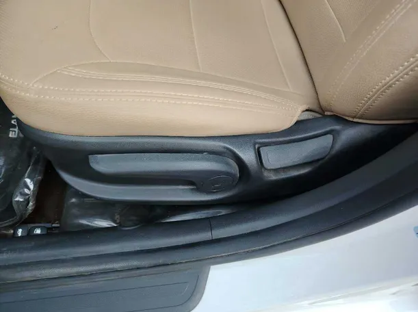 Car image 39