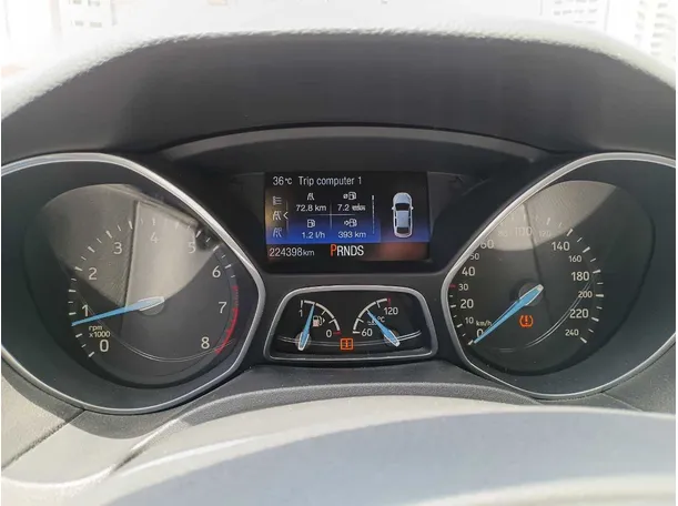 Car image 18