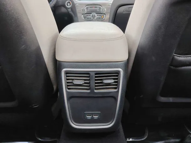 Car image 36
