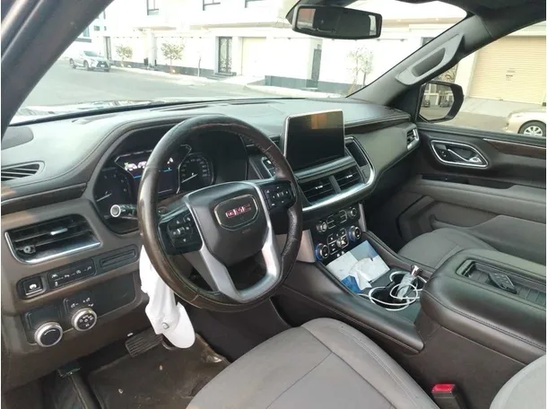 Car image 13