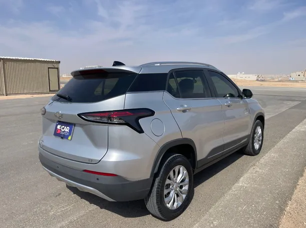 Car image 5