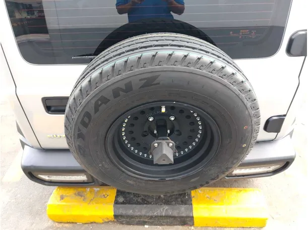 Car image 34