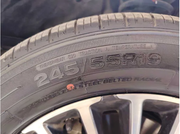Car image 32