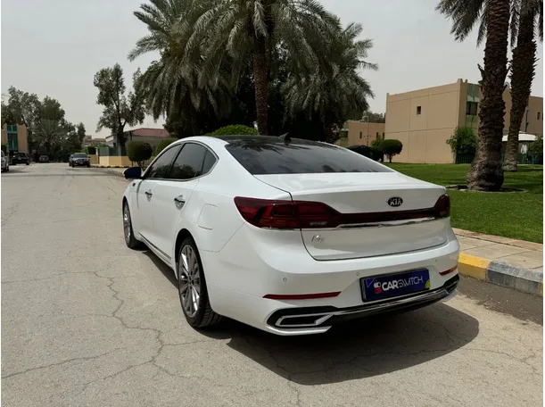 Car image 7