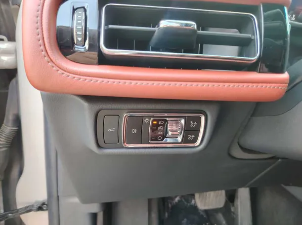Car image 43