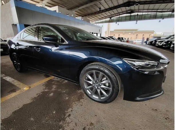 Car image 4