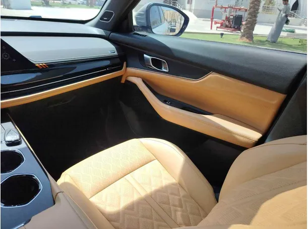 Car image 38