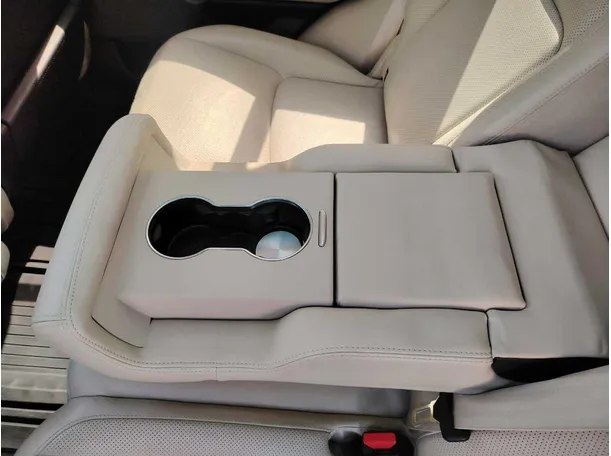 Car image 41