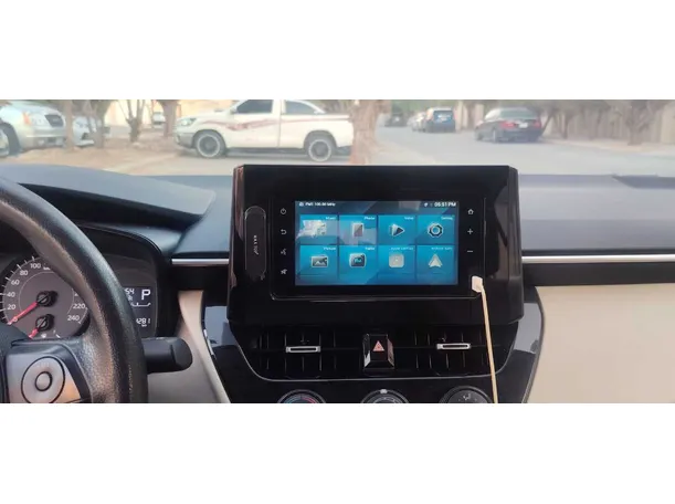 Car image 18