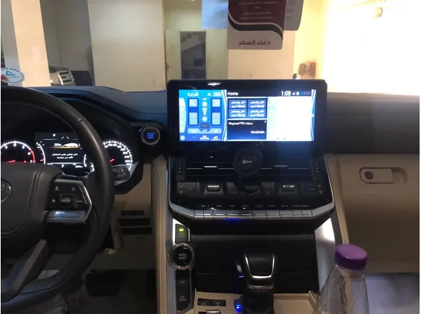 Car image 16