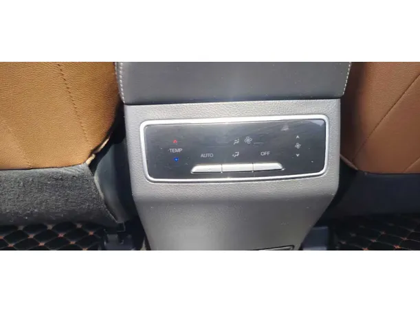 Car image 27