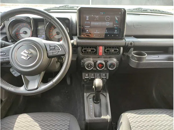 Car image 18