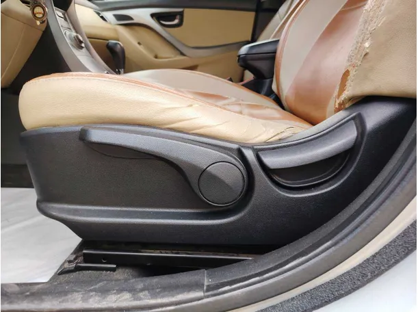 Car image 27