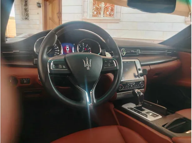 Car image 25