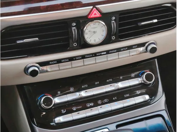 Car image 32