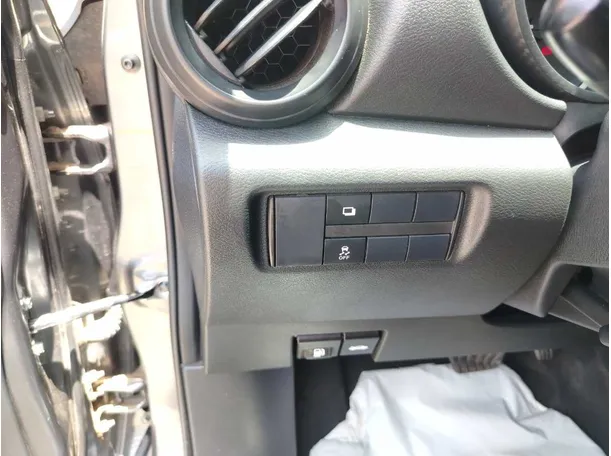 Car image 26