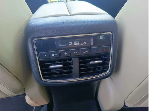 Car image 34