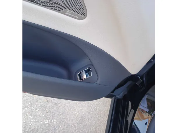 Car image 35