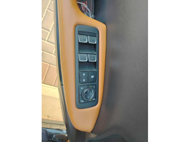 Car image 45