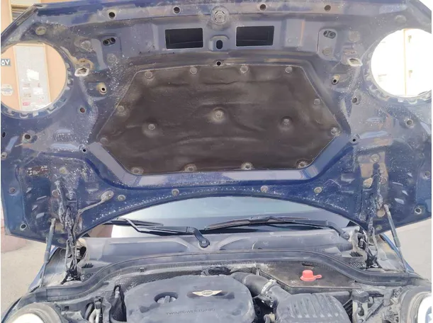 Car image 30