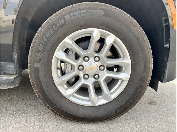 Car image 17
