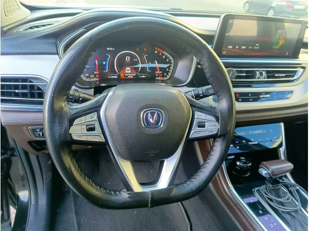 Car image 24