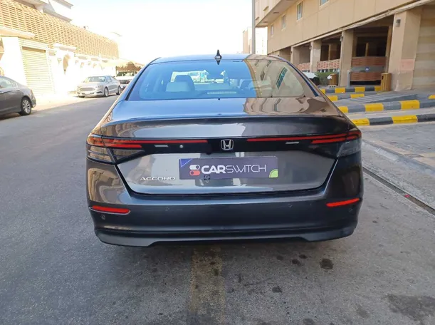 Car image 6