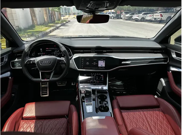 Car image 18