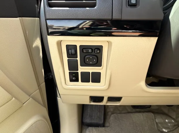 Car image 24