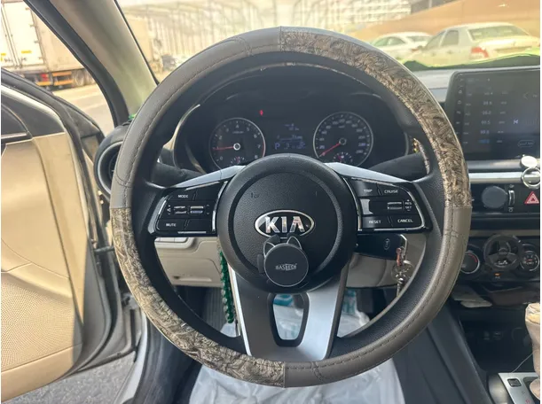 Car image 17