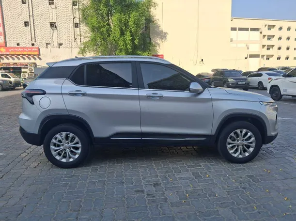 Car image 8