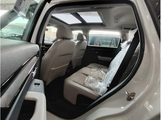Car image 23