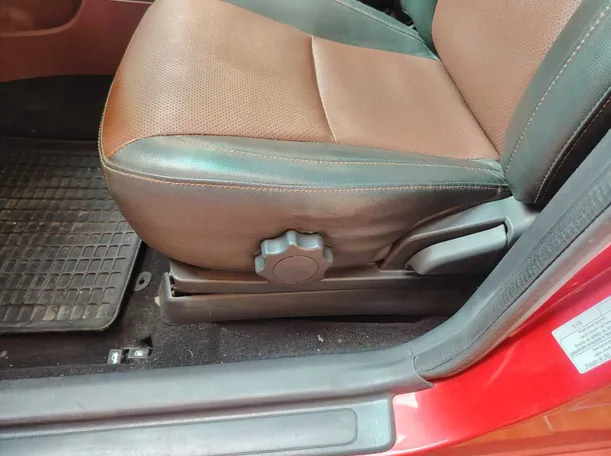 Car image 34