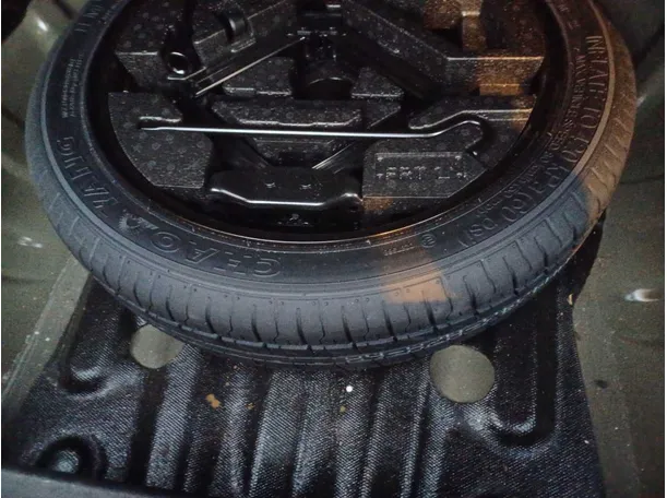 Car image 22