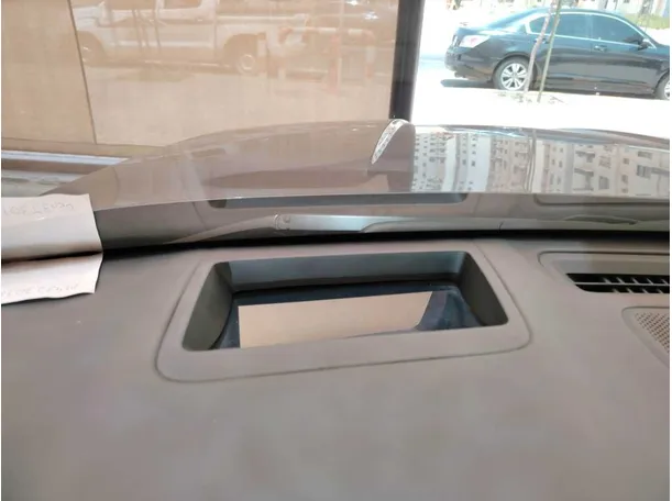 Car image 34