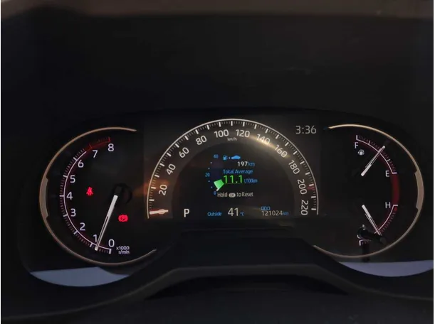 Car image 18