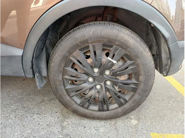 Car image 9