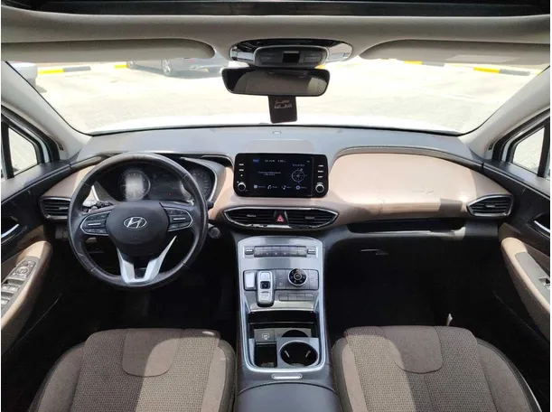 Car image 18