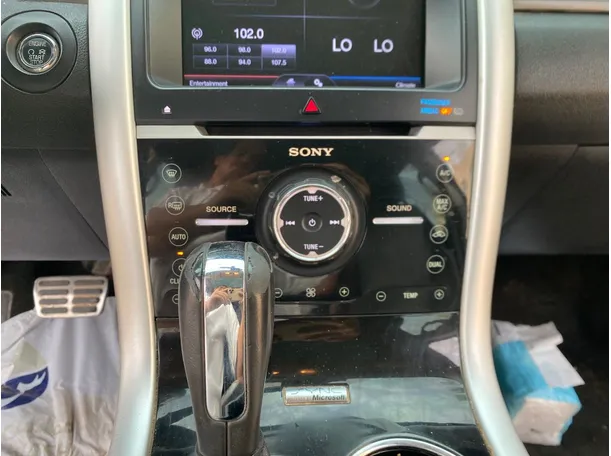 Car image 17