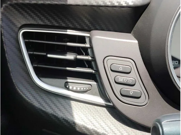 Car image 31