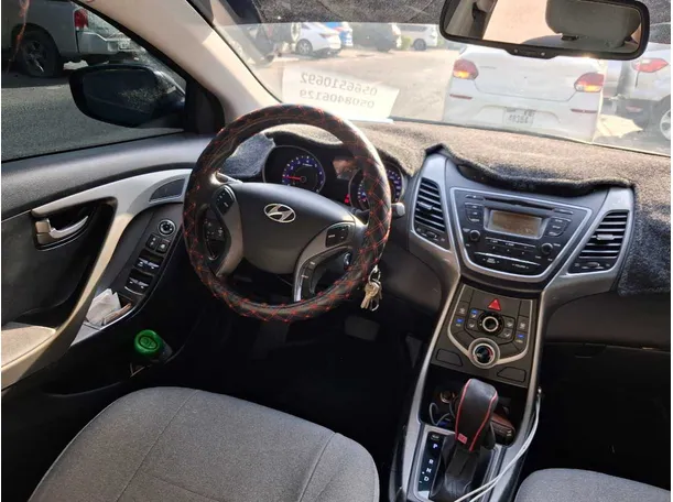 Car image 18