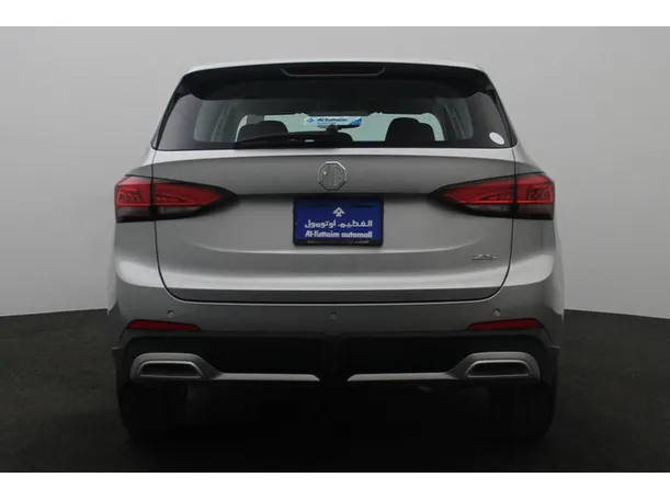 Car image 12