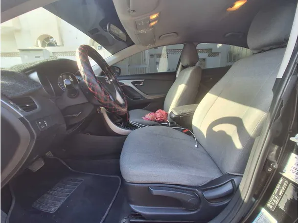 Car image 12