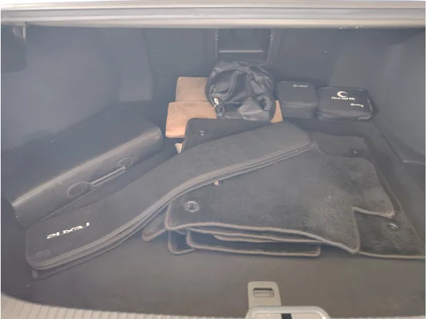 Car image 38
