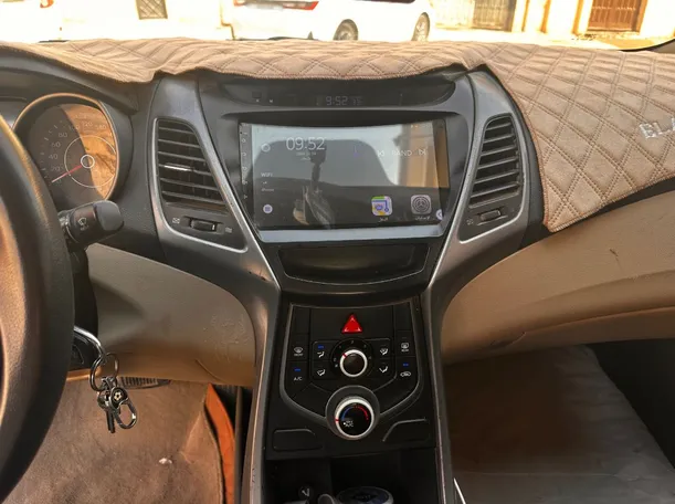 Car image 18