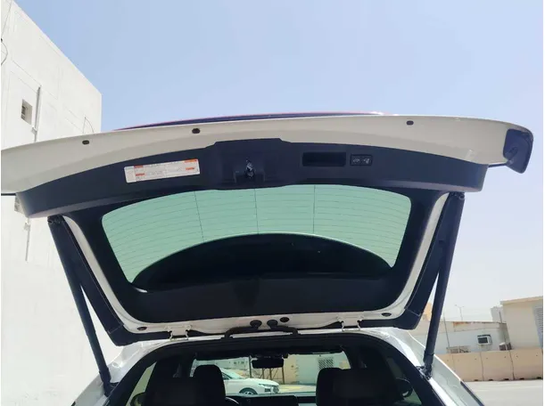 Car image 24