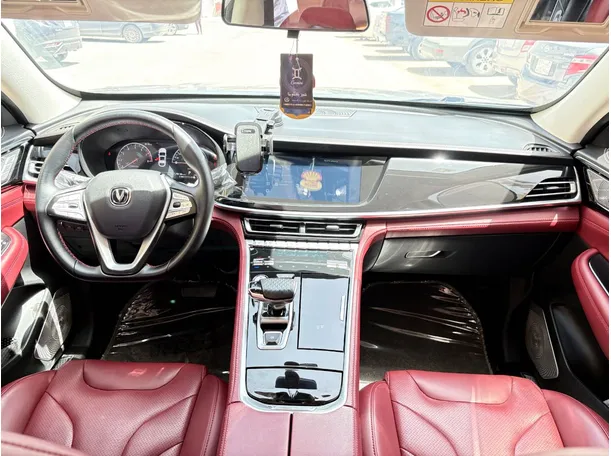 Car image 19