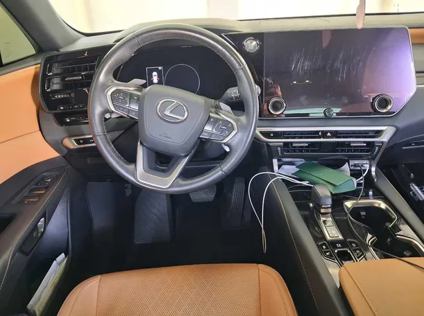 Car image 19