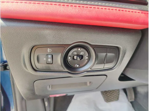 Car image 35