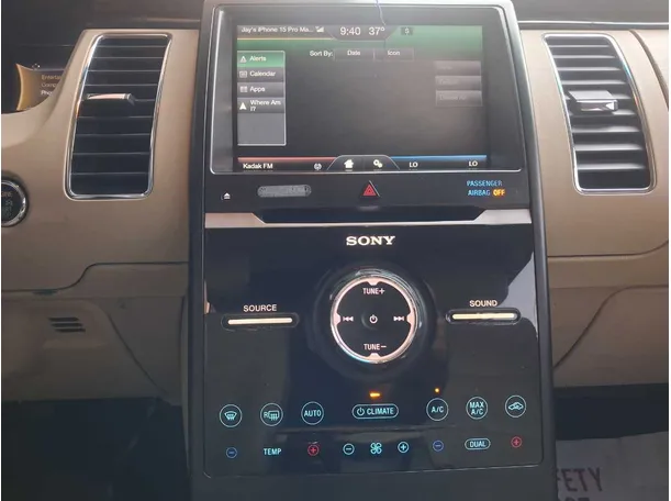 Car image 17